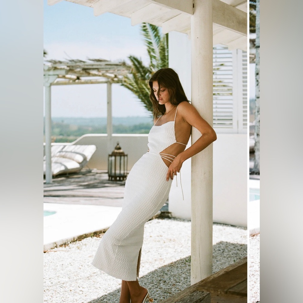 Sexy & chic NWT Backless White Sabo dress